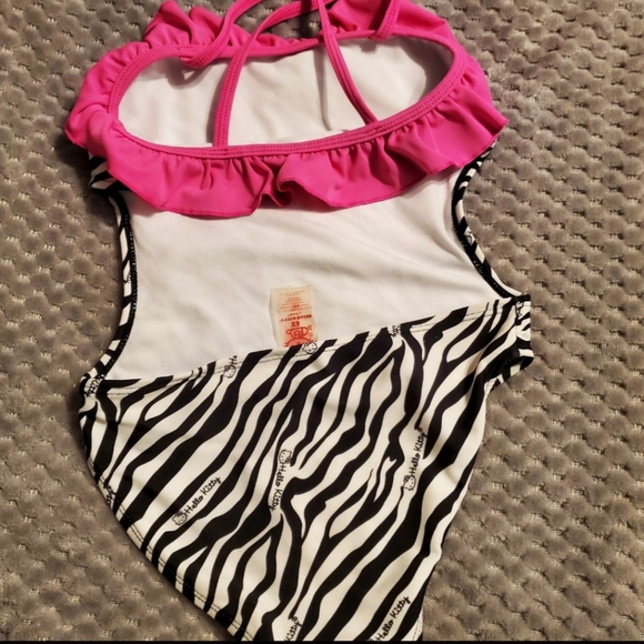 Hello kitty swimsuit 6x - Picture 2 of 5